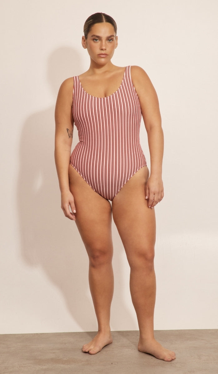 בגד ים שלם לנשים - בקי סטרייפ