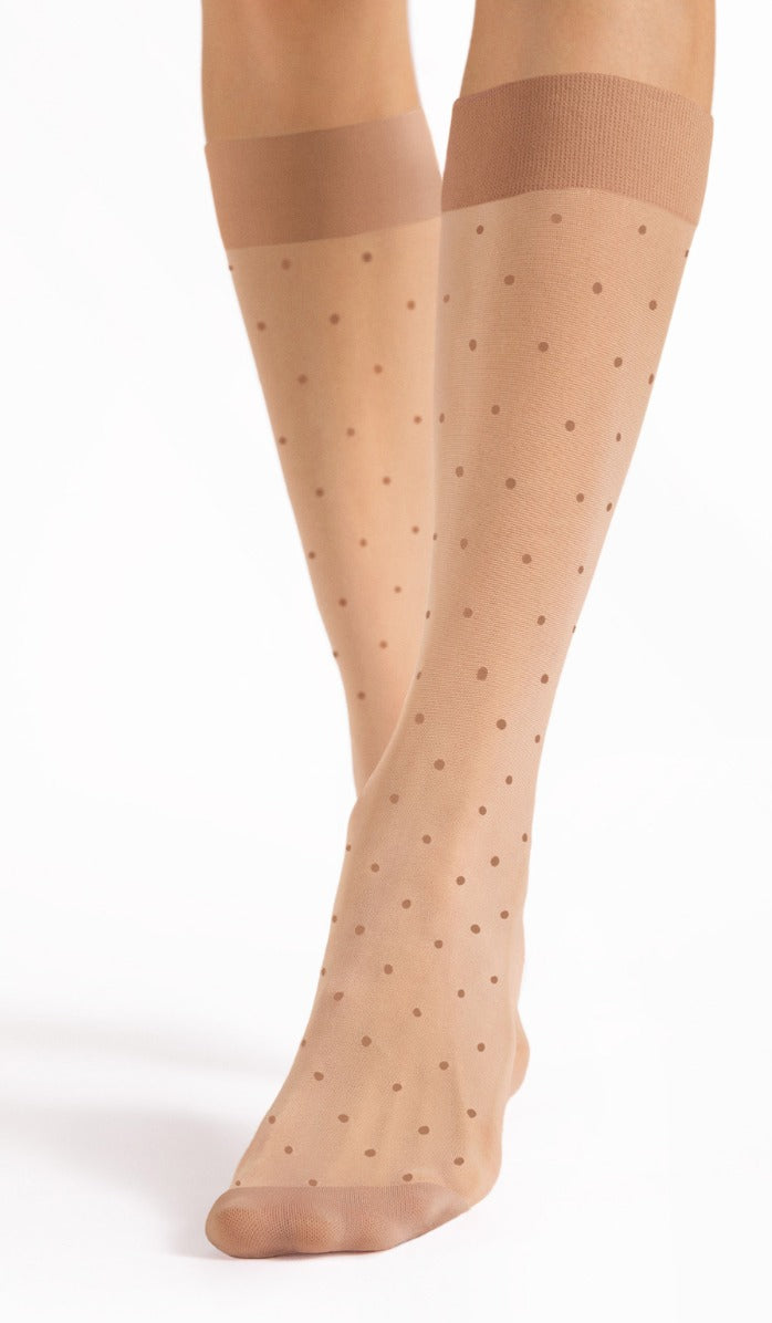 גרבי ניילון לנשים - דוטס ניוד