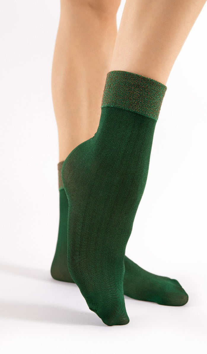 גרבי ניילון לנשים - גילט ירוק