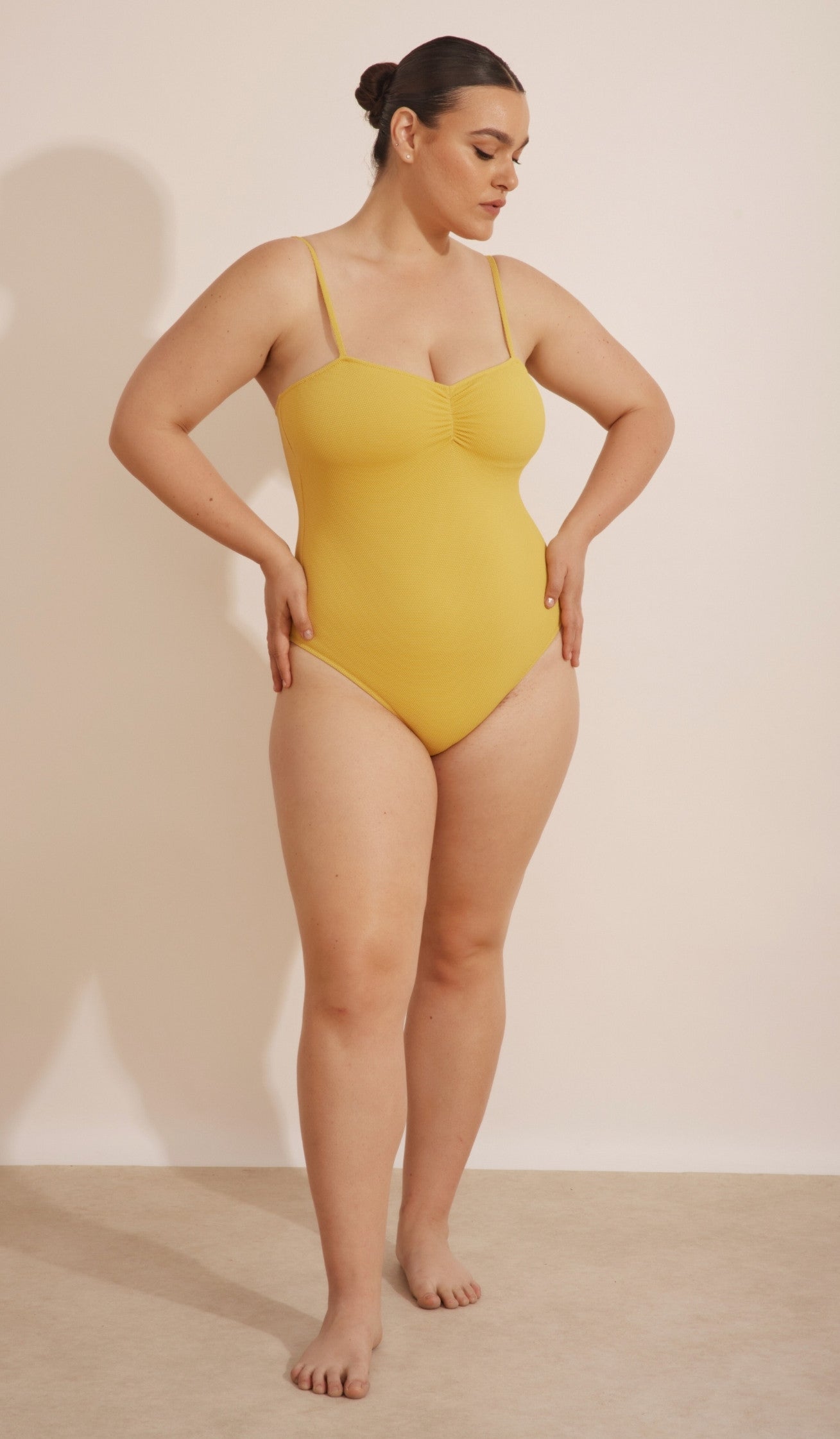 בגד ים שלם לנשים - בלה צהוב פיקה