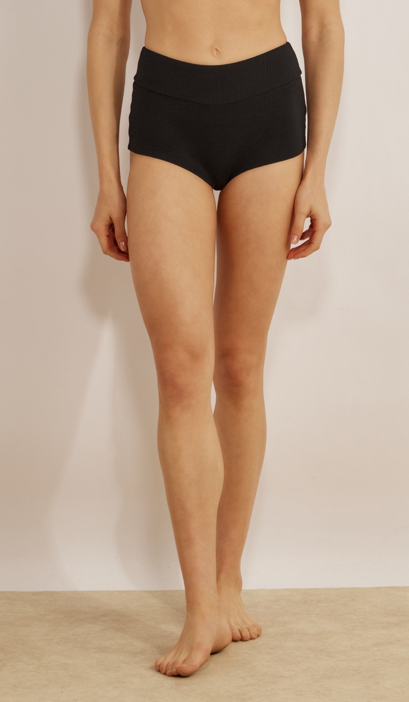 תחתון ביקיני לנשים - רובי שחור וופל