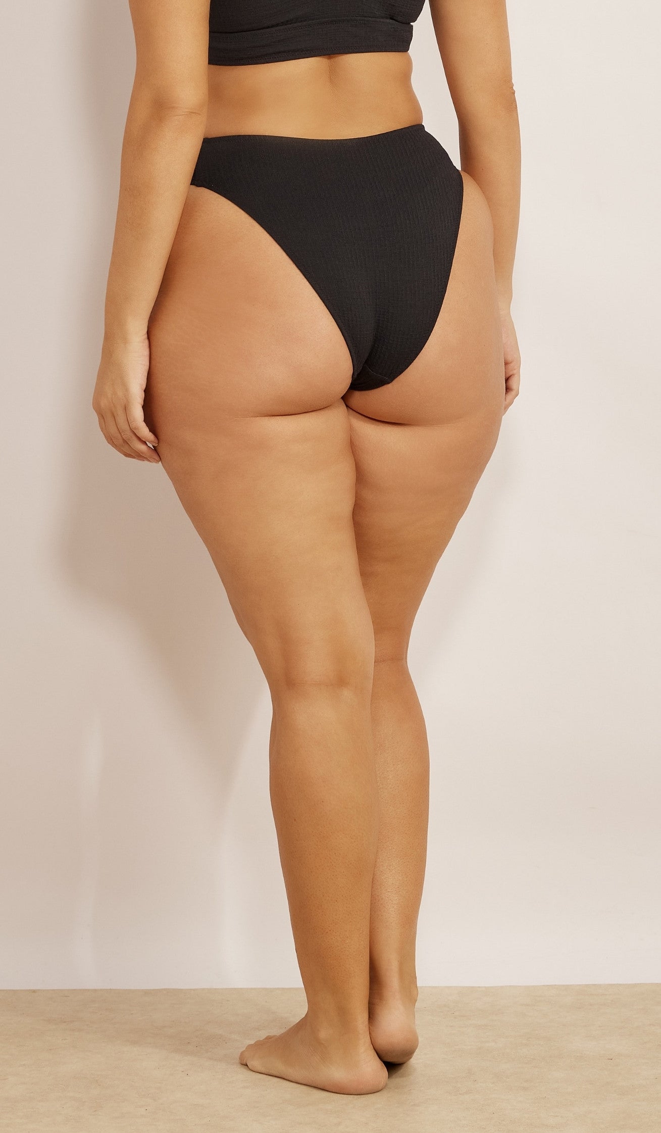 תחתון ביקיני לנשים - לונה שחור וופל