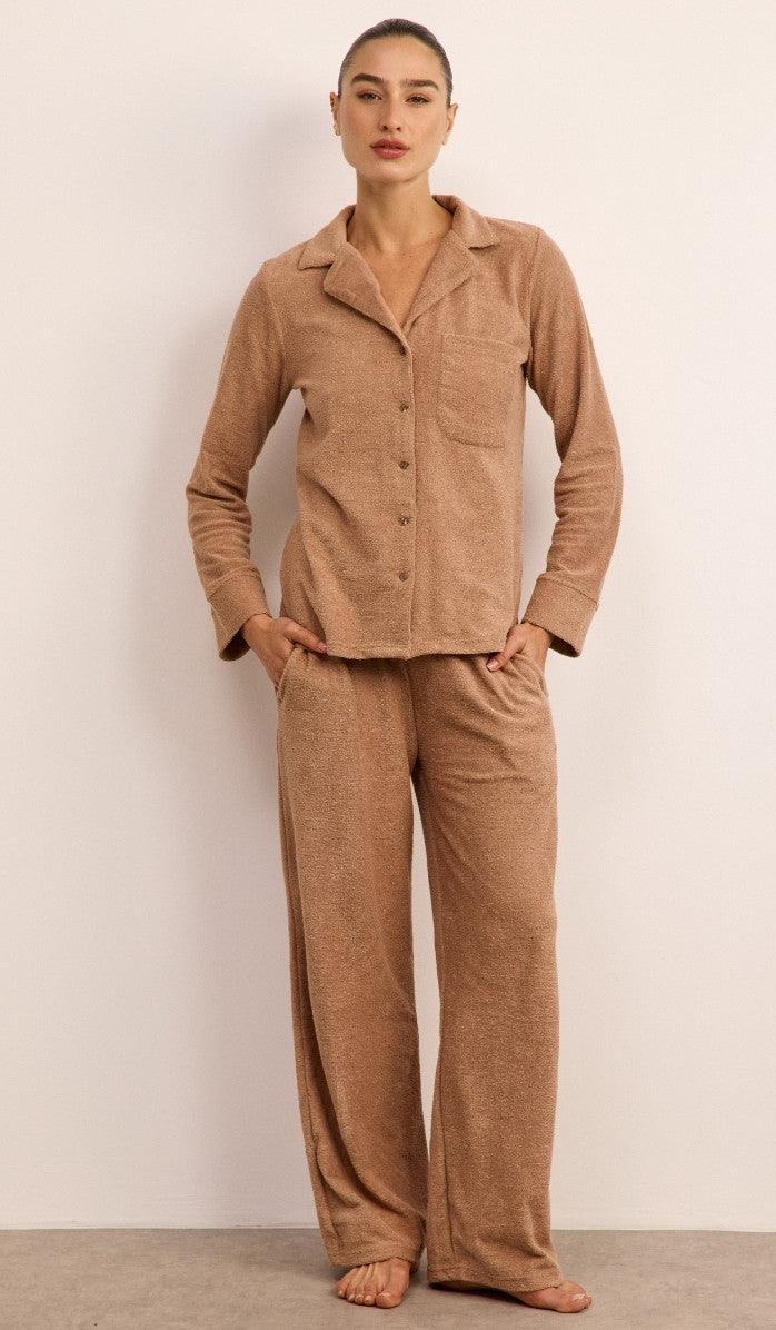 סט מכופתר מבד בוקלה - מוקה