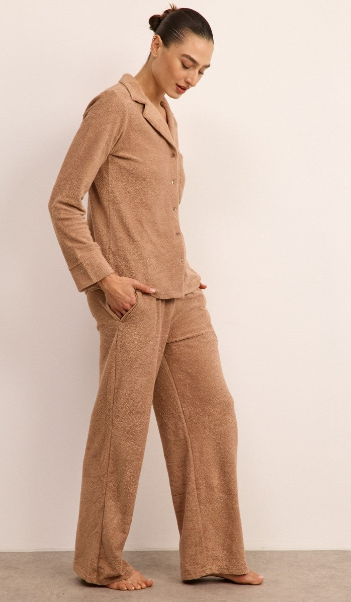 סט מכופתר מבד בוקלה - מוקה