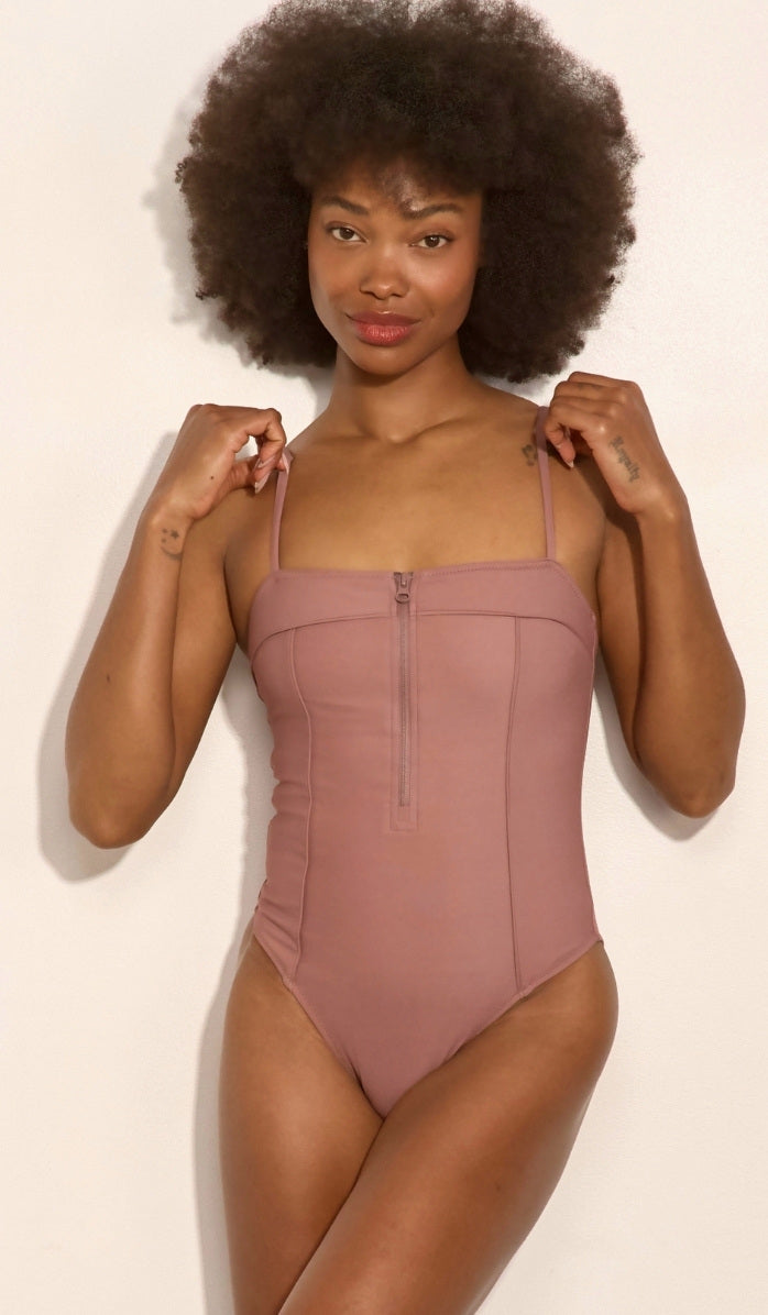 בגד ים שלם לנשים - ניקול ורוד מעושן