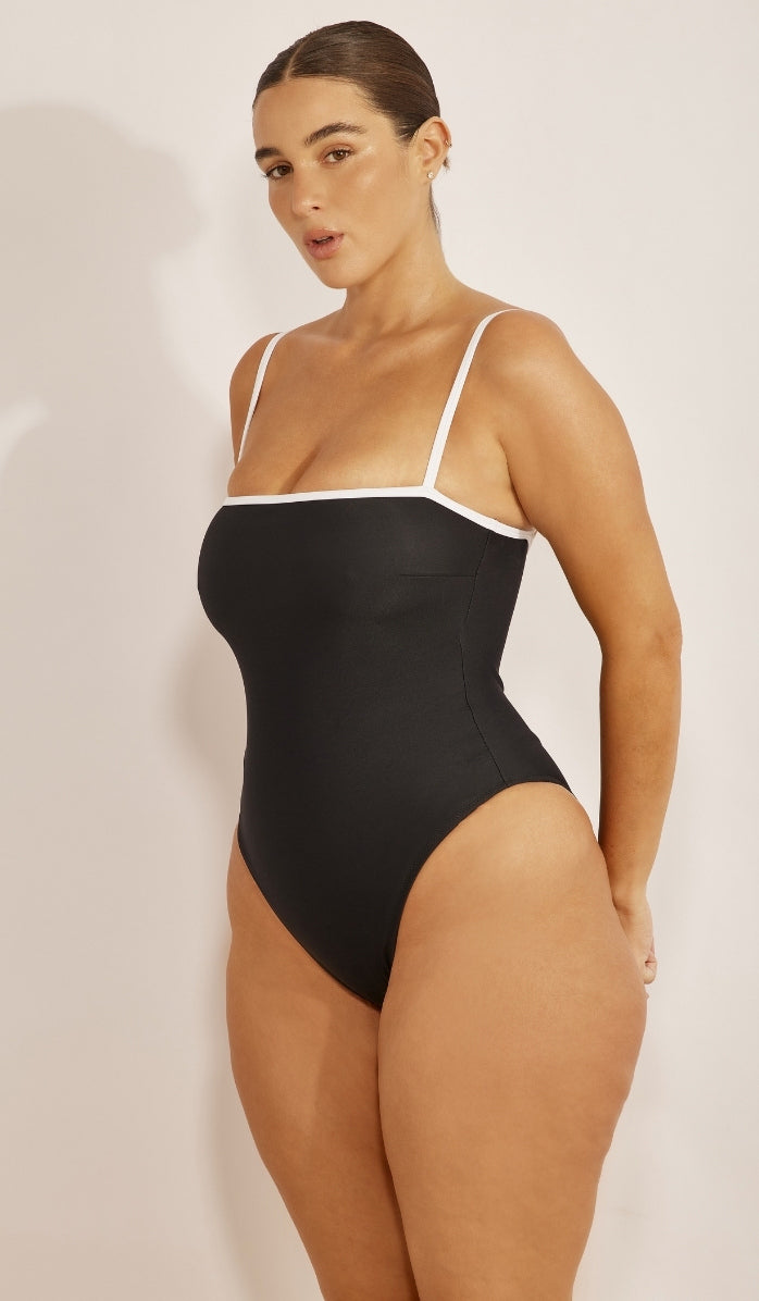 בגד ים שלם לנשים - אריה שחור