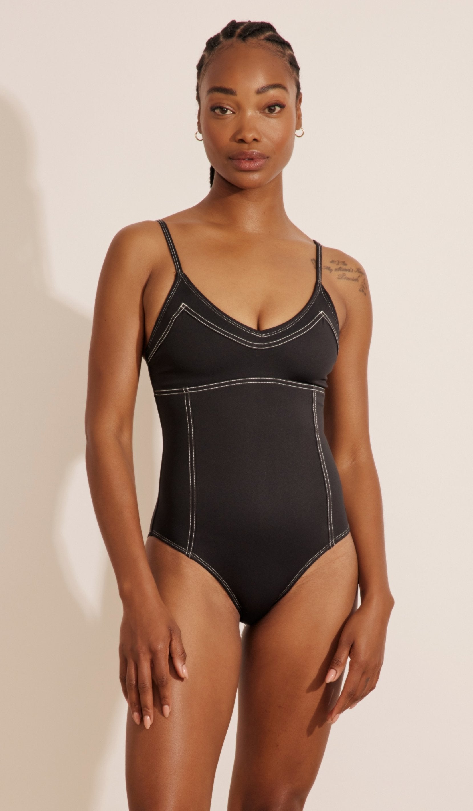 בגד ים שלם לנשים - אליה  שחור