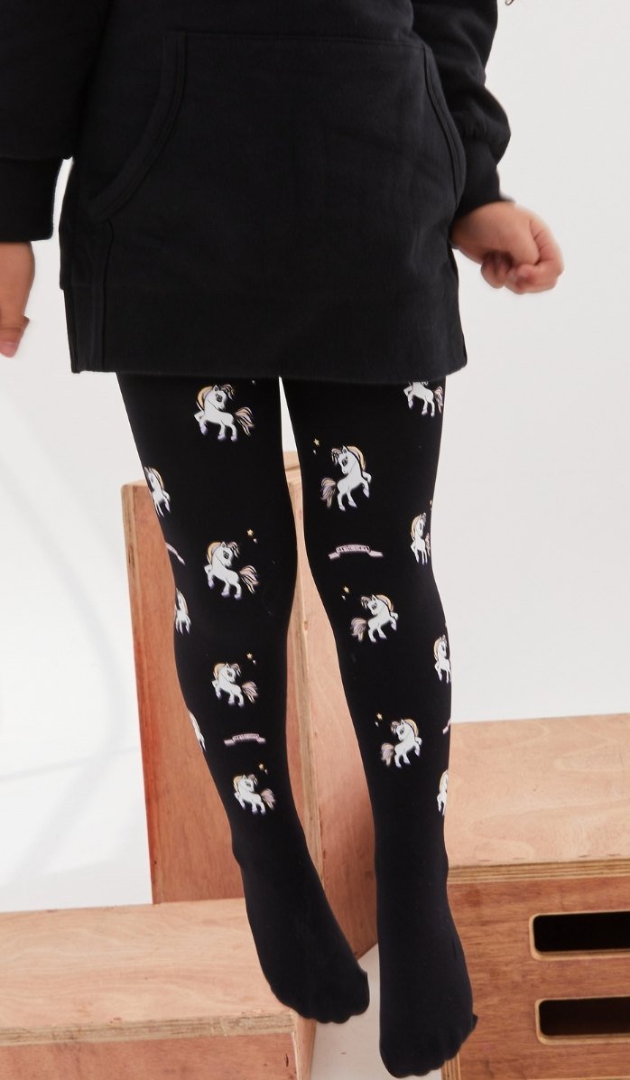 גרביון שחור עם הדפס חדי קרן